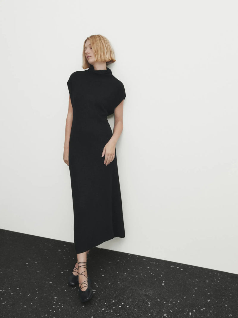 Elegant minimalist extended knit dress